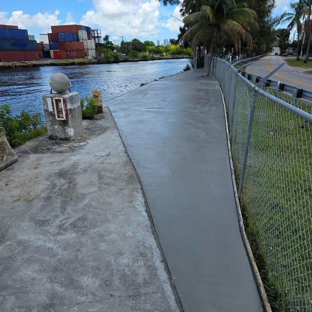 Espinosa Concrete, Inc. — concrete driveway, patio and decorative concrete work in South Florida, project photo 2